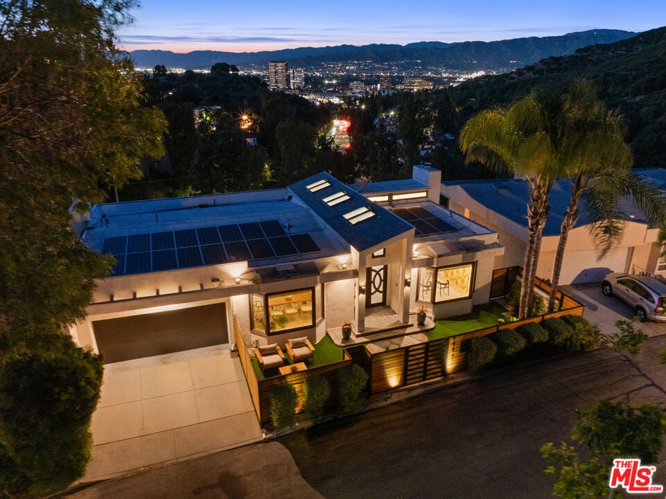 3457 Primera Avenue — photo