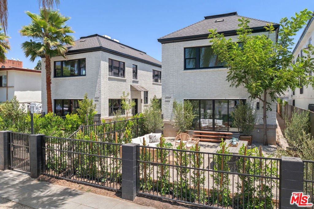 1406 S Wilton Place — photo