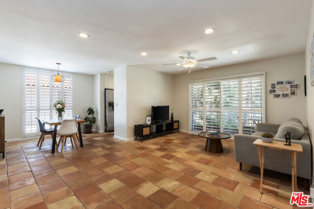 5625 Windsor Way 207 — photo