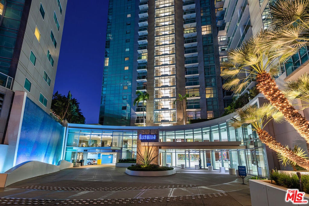 13700 Marina Pointe Drive 1526 — photo