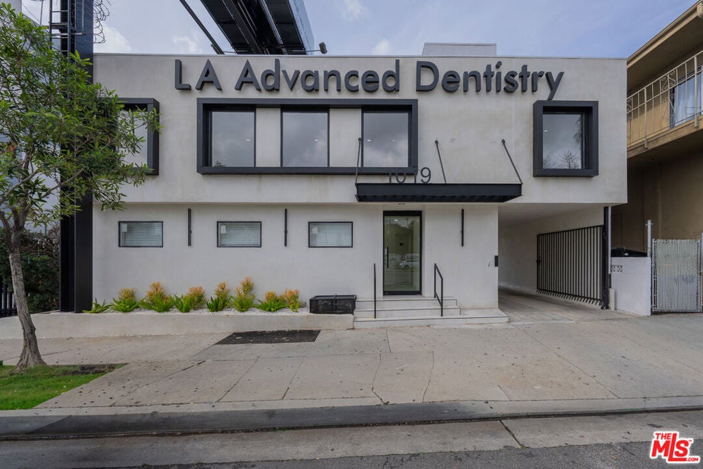 1019 N Fairfax Avenue — photo