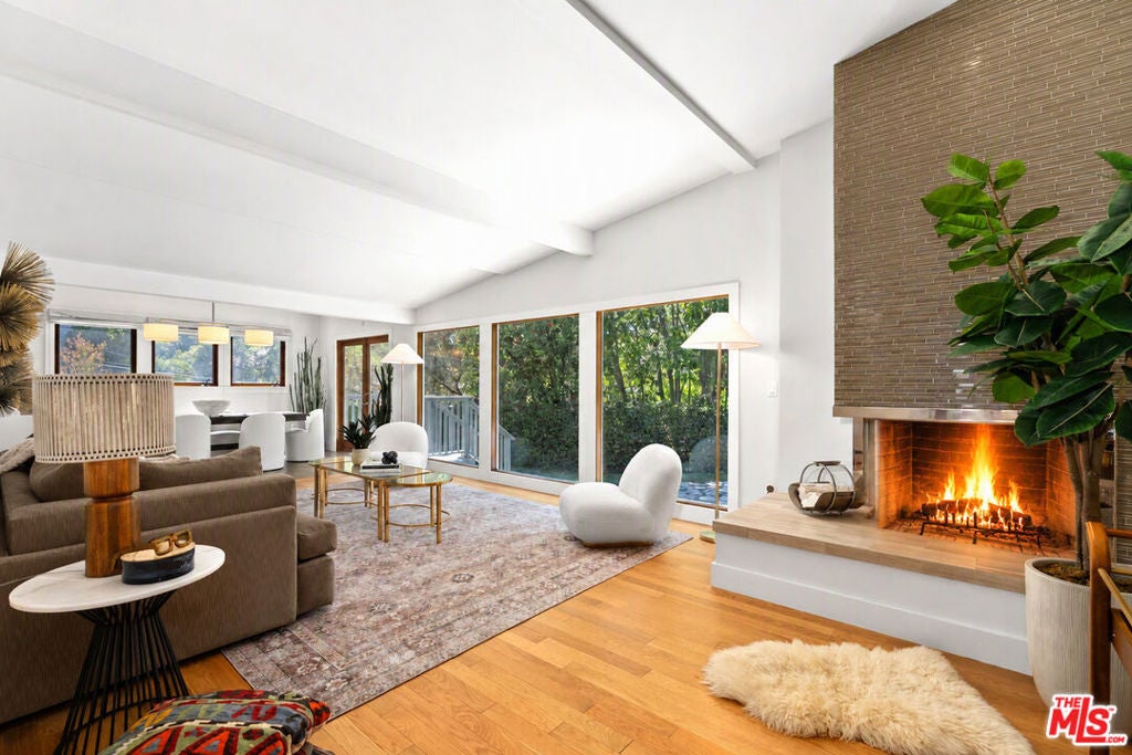 2601 Nichols Canyon Road — photo