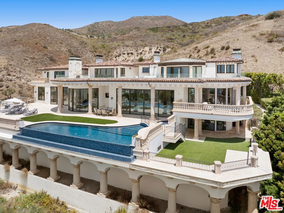 22435 Pacific Coast Highway — photo