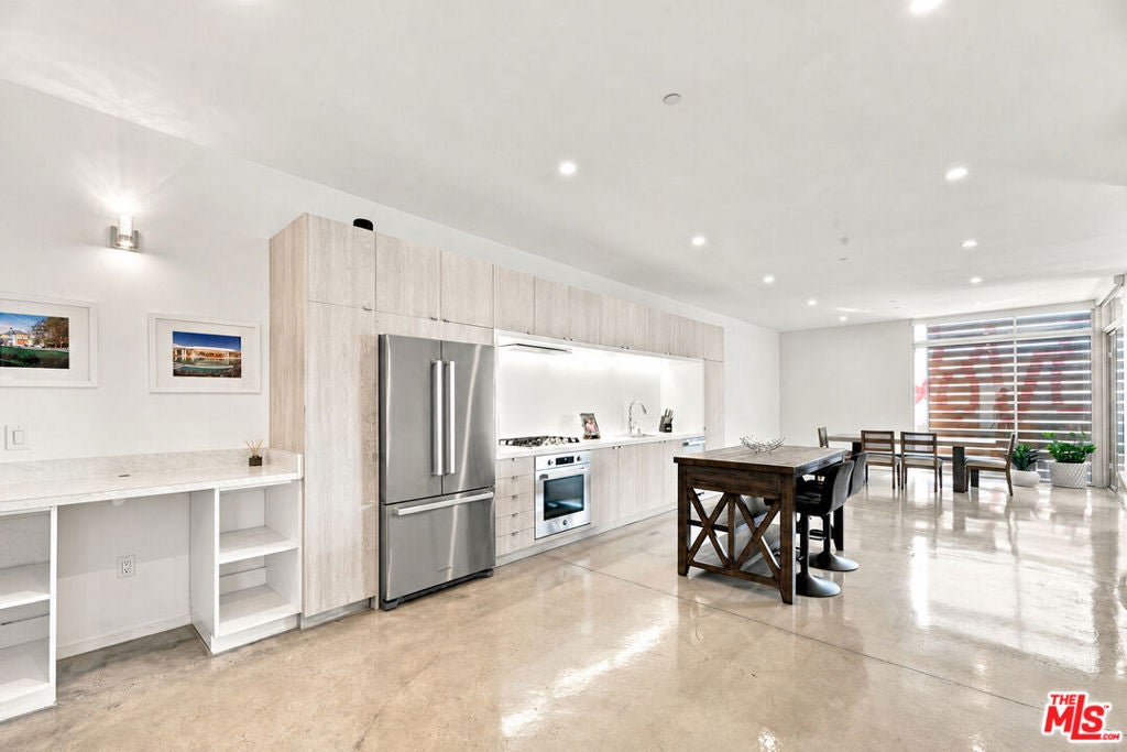 901 Hancock Avenue 201 — photo