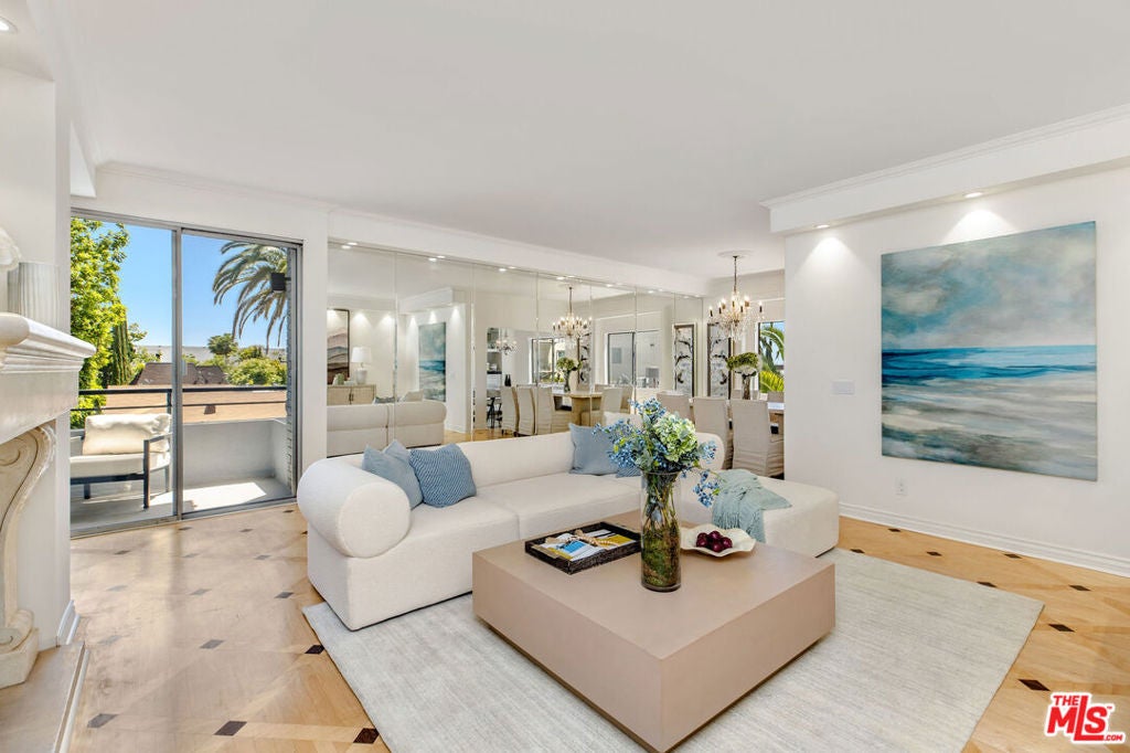 121 S Palm Drive 403 — photo