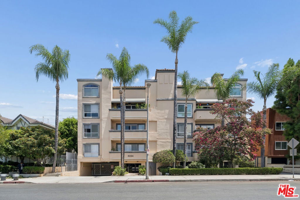 5224 Zelzah Avenue 209 — photo
