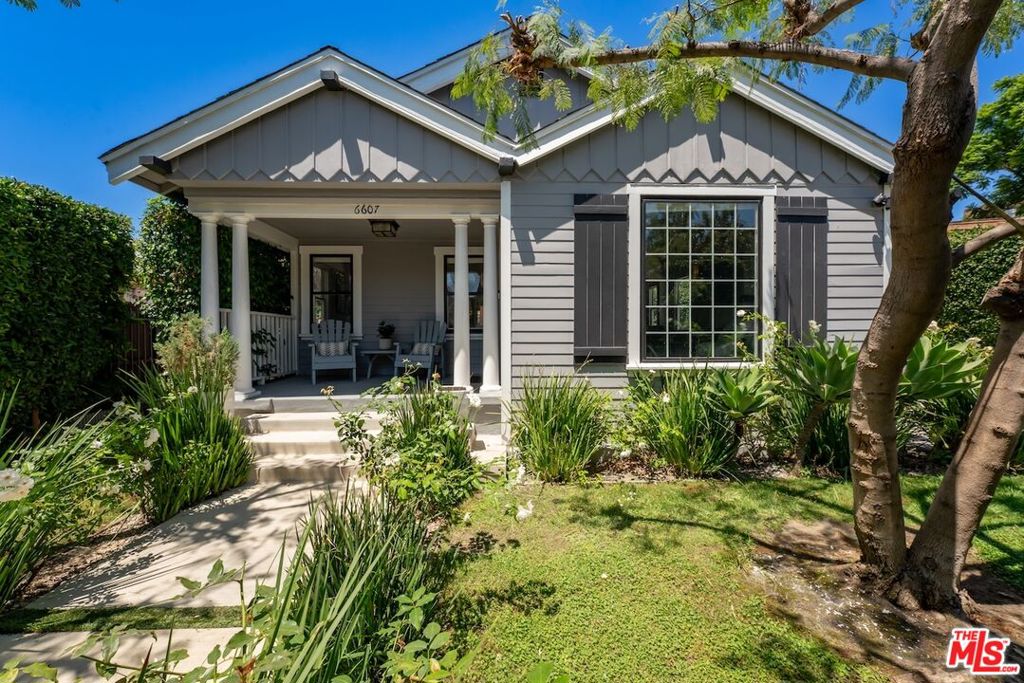 6607 De Longpre Avenue — photo