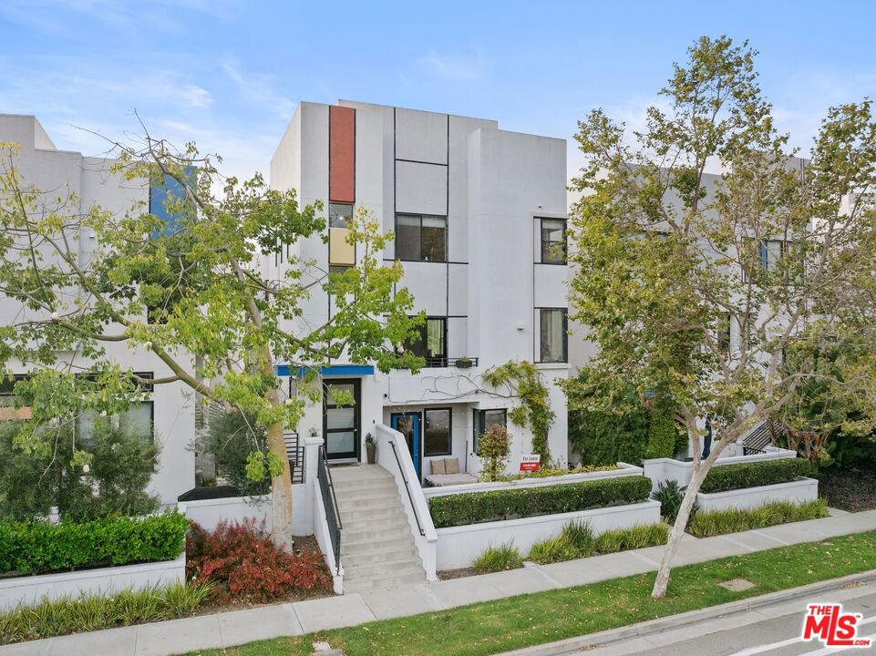 12911 Bluff Creek Drive — photo