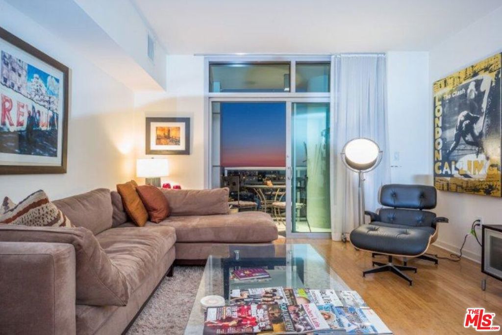 13700 Marina Pointe Drive 1514 — photo