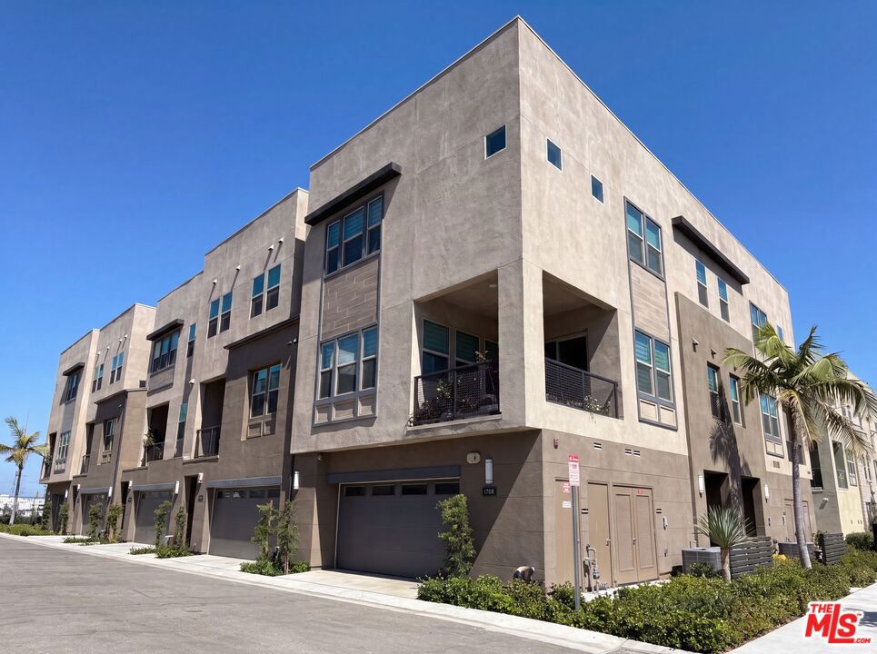 1718 Hollyleaf Terrace — photo