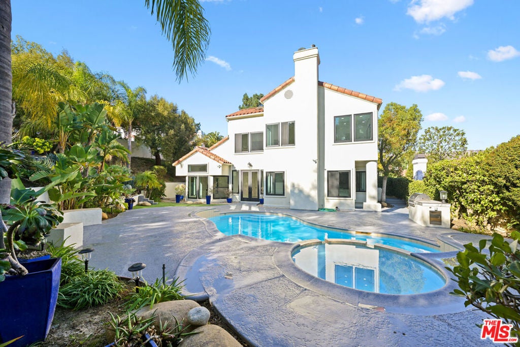 5566 Spring Hill Court — photo