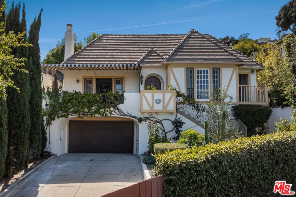 8262 Marmont Lane — photo