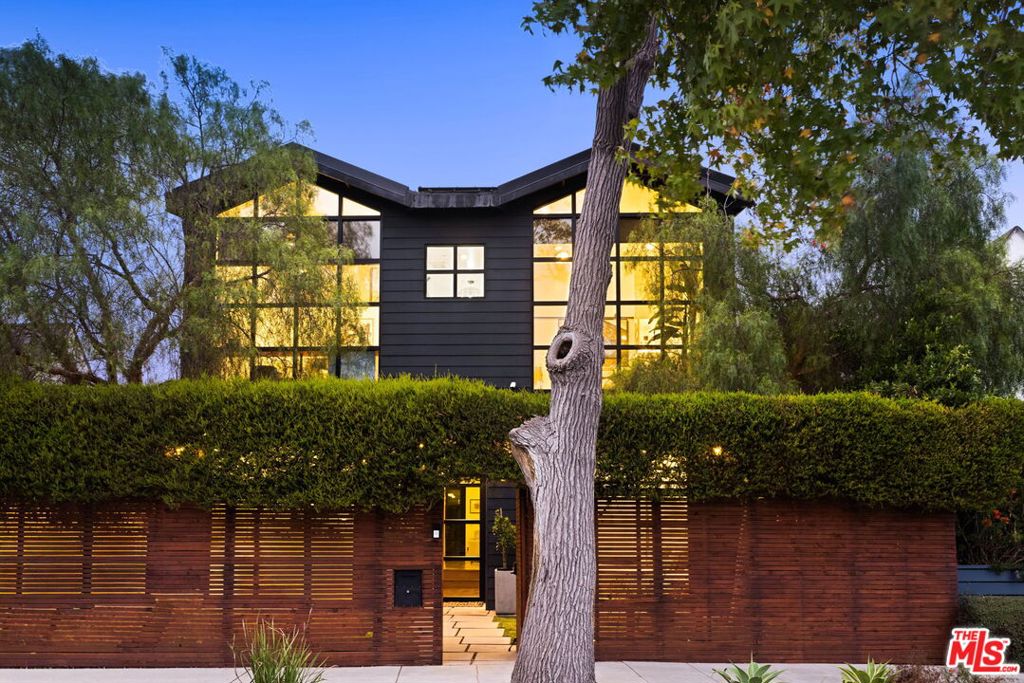 3024 Stanford Avenue — photo