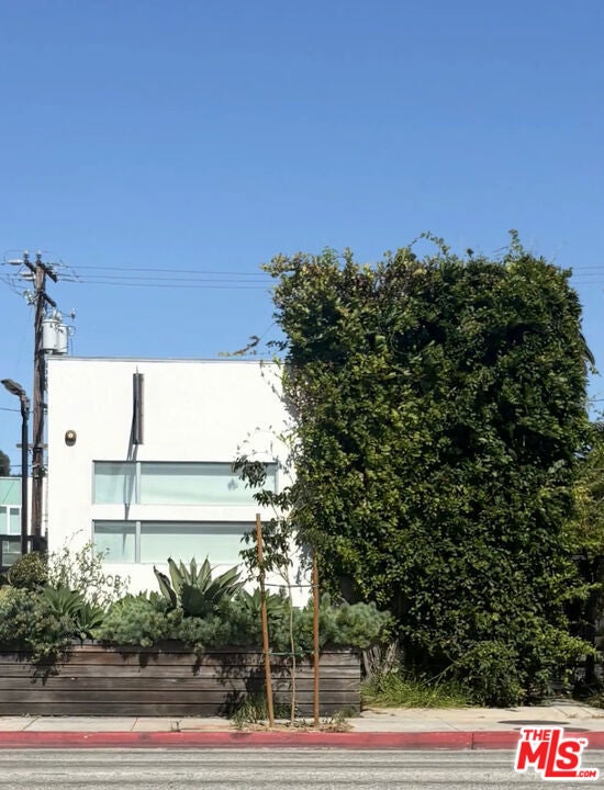 5408 Sepulveda Boulevard — photo