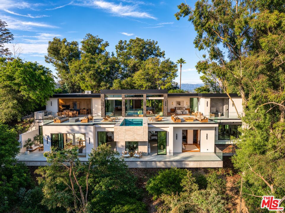 12752 Mulholland Drive — photo