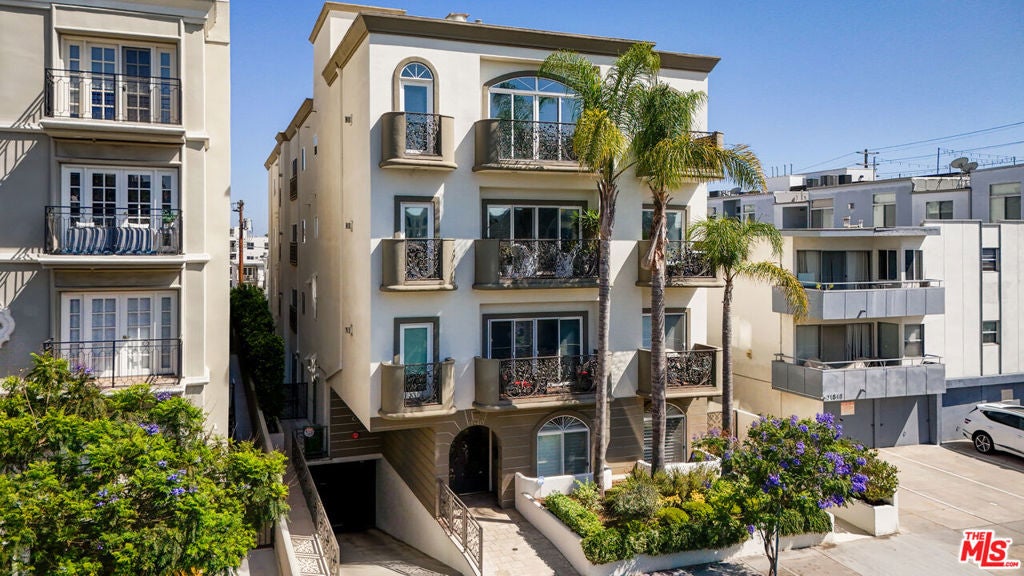 11840 Dorothy Street 302 — photo