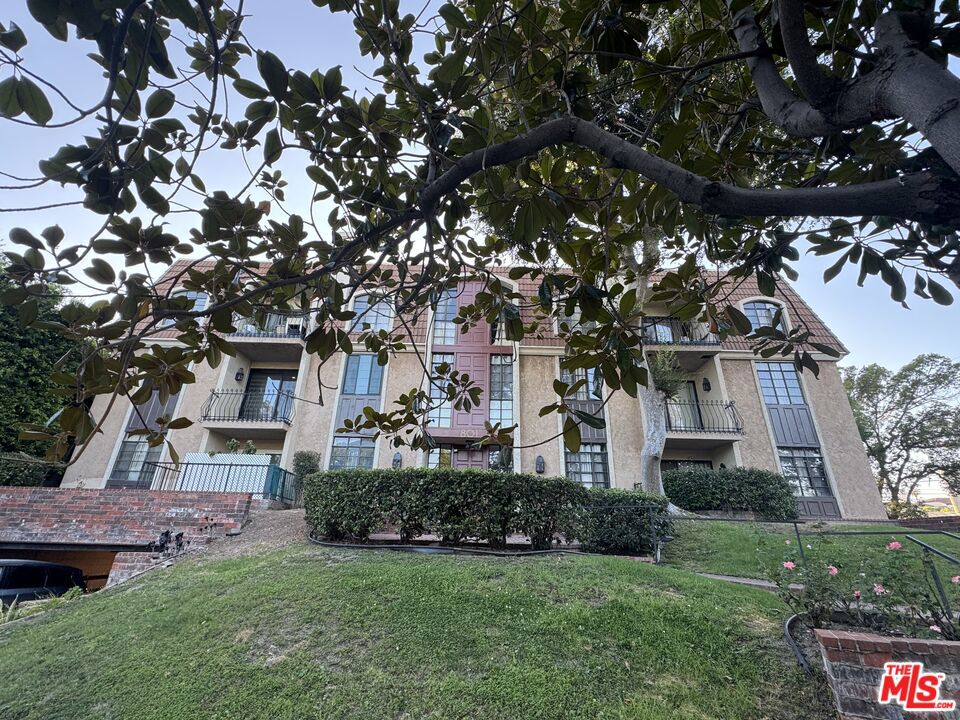 801 S Plymouth Boulevard 302 — photo