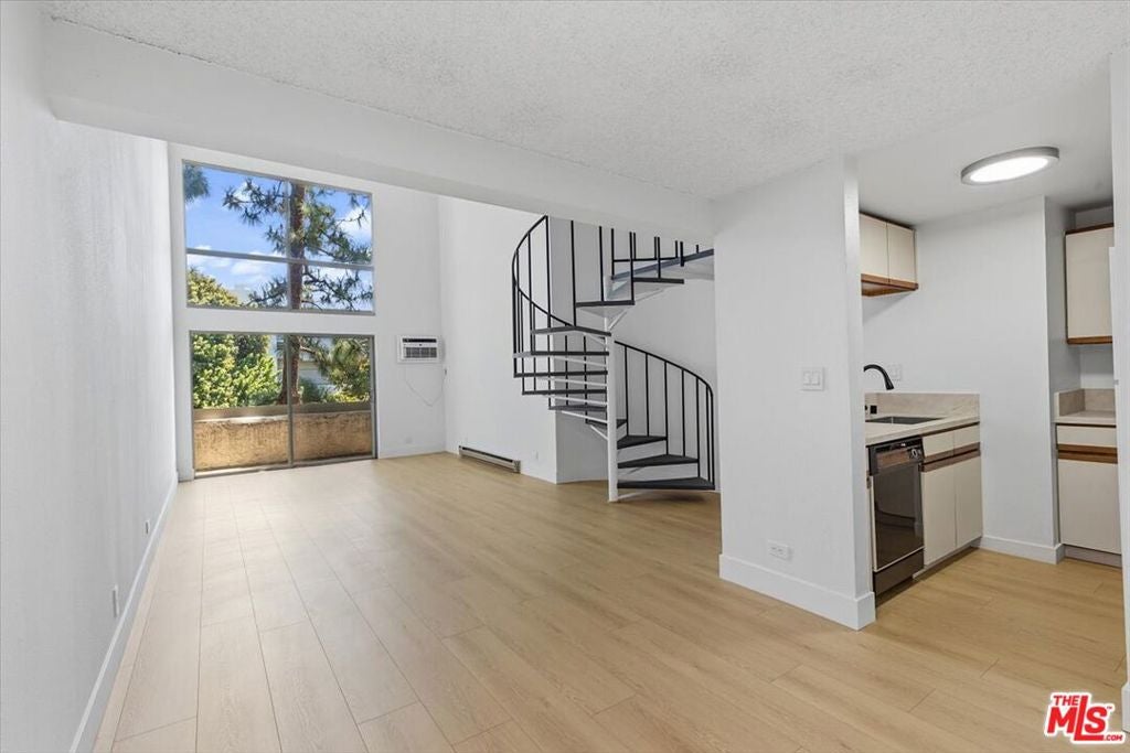 1440 Veteran Avenue 348 — photo