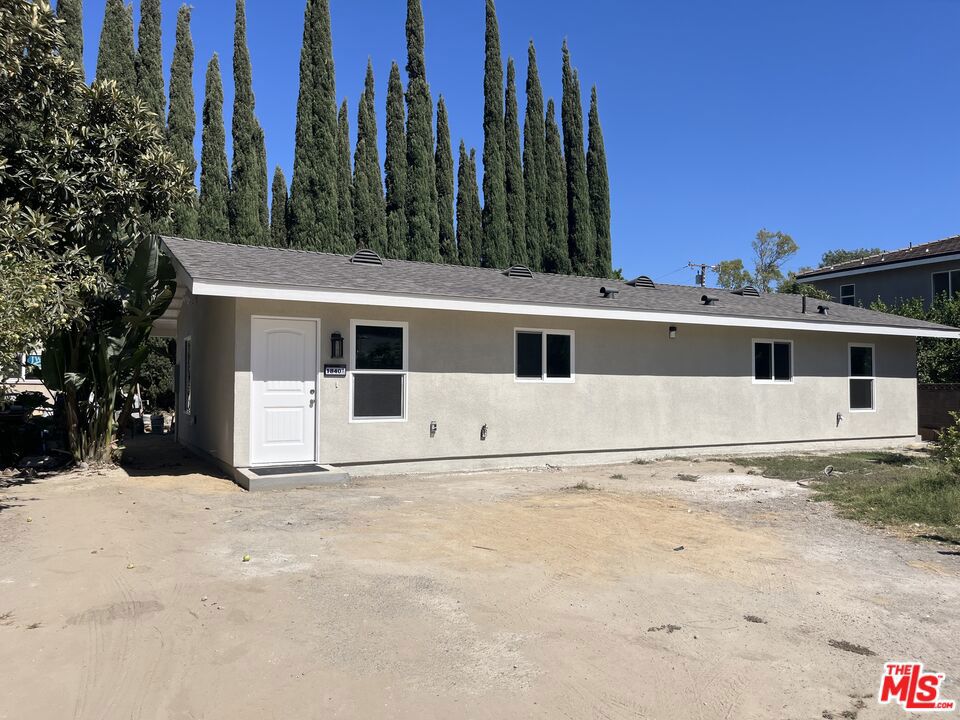 1840 Deodora Street — photo
