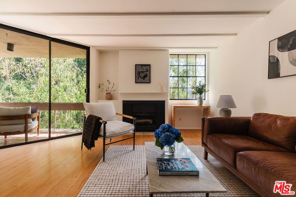 750 N Kings Road 315 — photo
