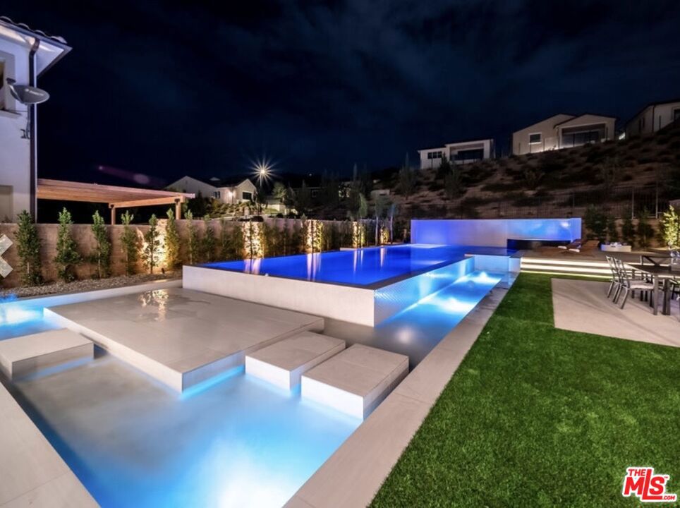 20779 W Liana Court — photo