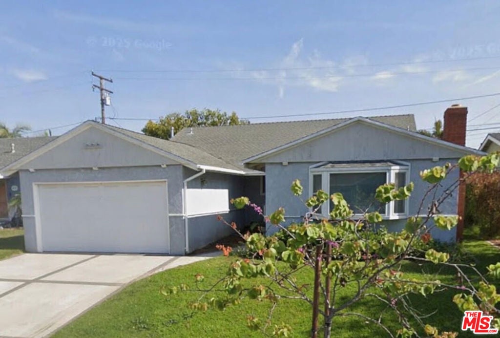 5215 Lillian Street — photo
