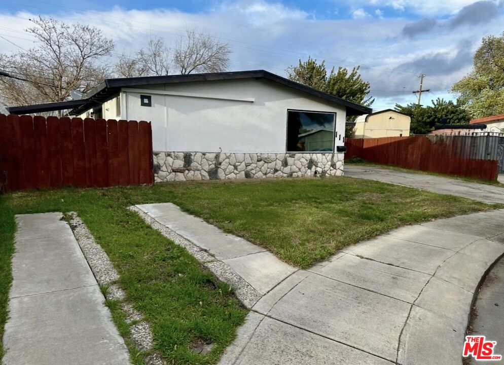 111 W 23 Rd St, Tracy, CA 95376 — photo 2