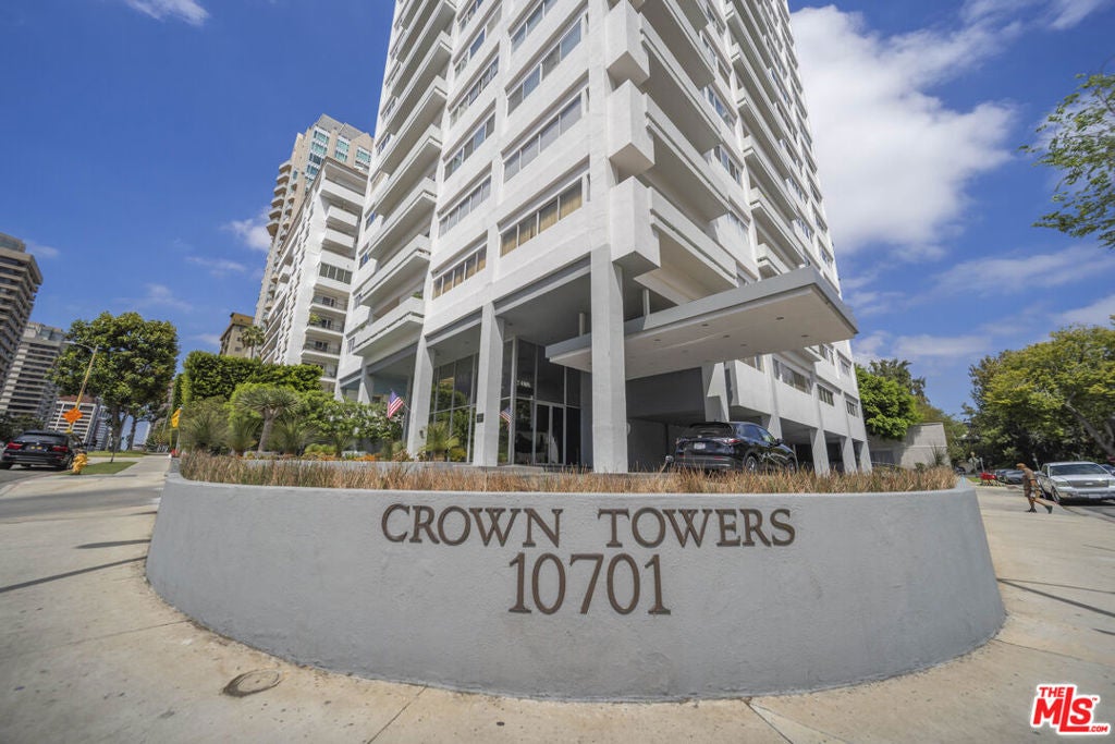 10701 Wilshire Boulevard 2202 — photo