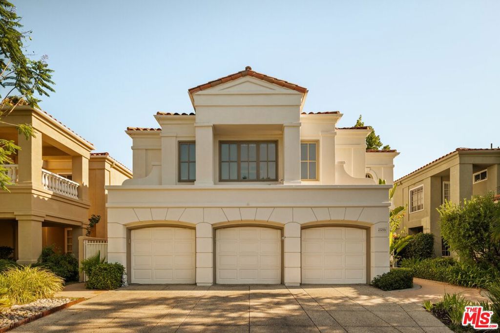 23216 Park Corniche — photo