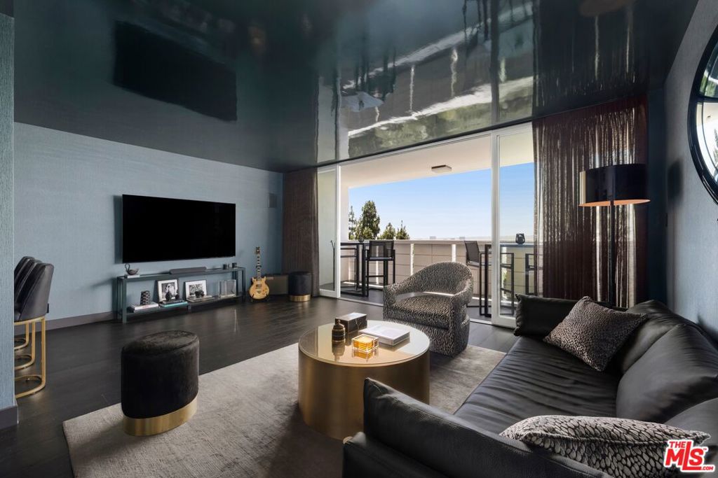 8787 Shoreham Drive 309 — photo