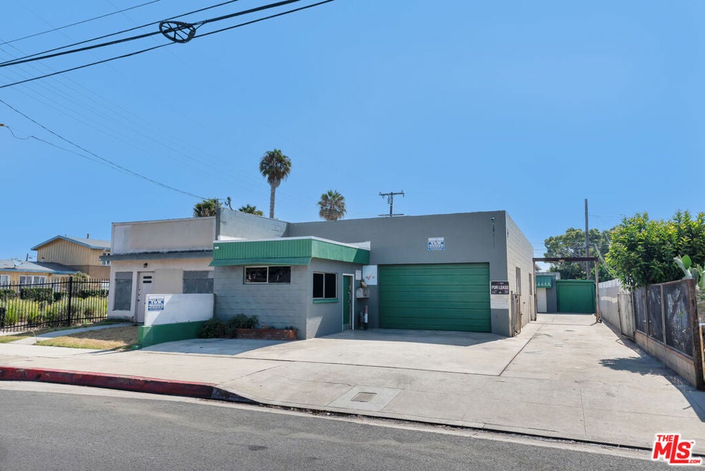 11606 Inglewood Avenue — photo