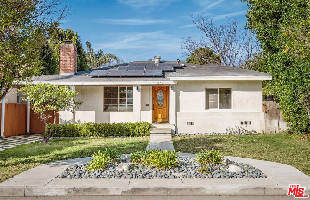 11261 Blix Street — photo