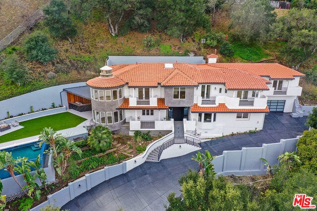 3373 Coldwater Canyon Avenue — photo