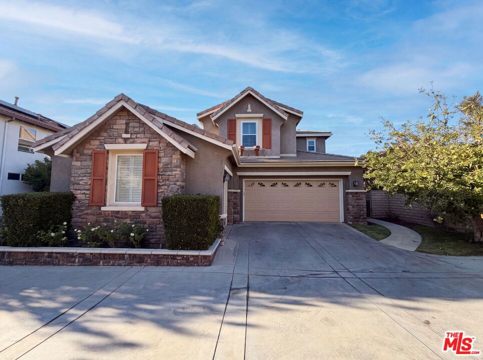 25701 Chestnut Way — photo