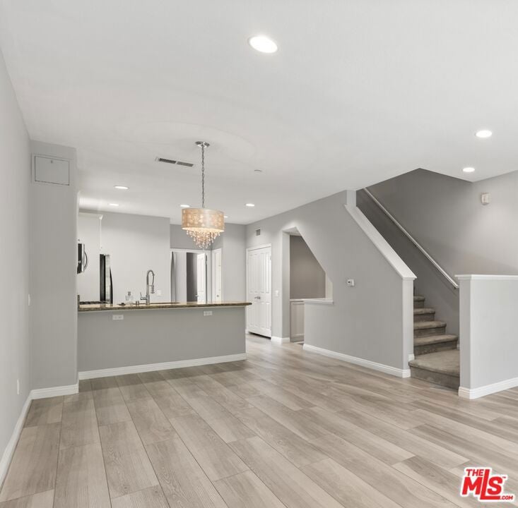 8620 S Belford 606 — photo