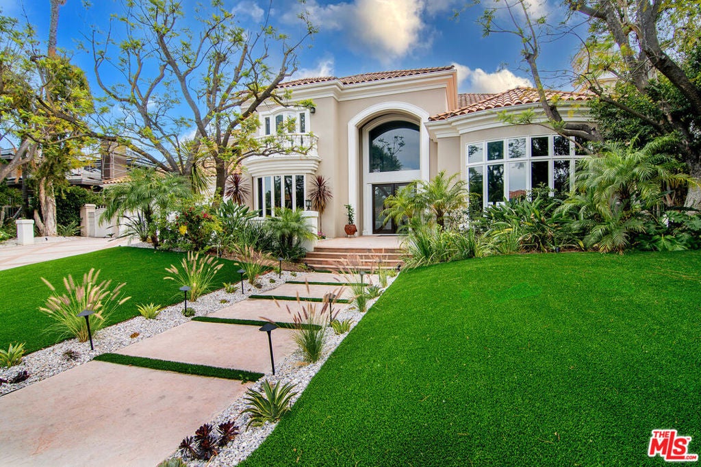 25522 Colette Way — photo