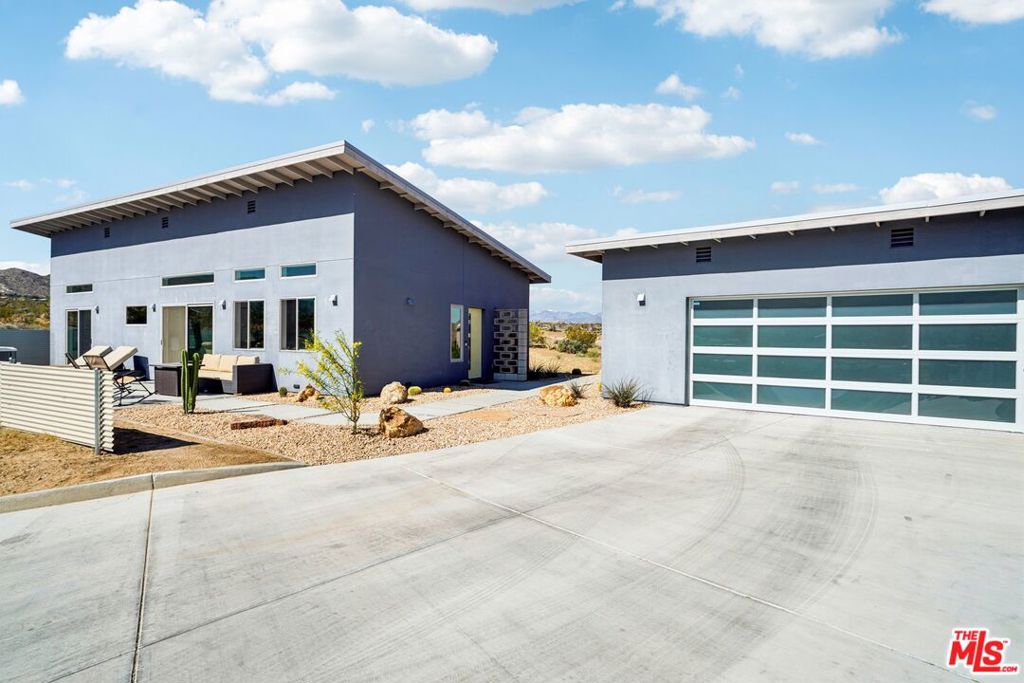 6792 San Angelo Avenue — photo