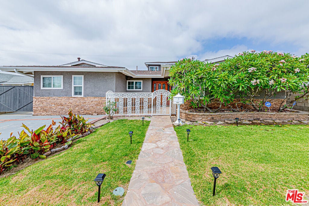 6291 San Ramon Way — photo