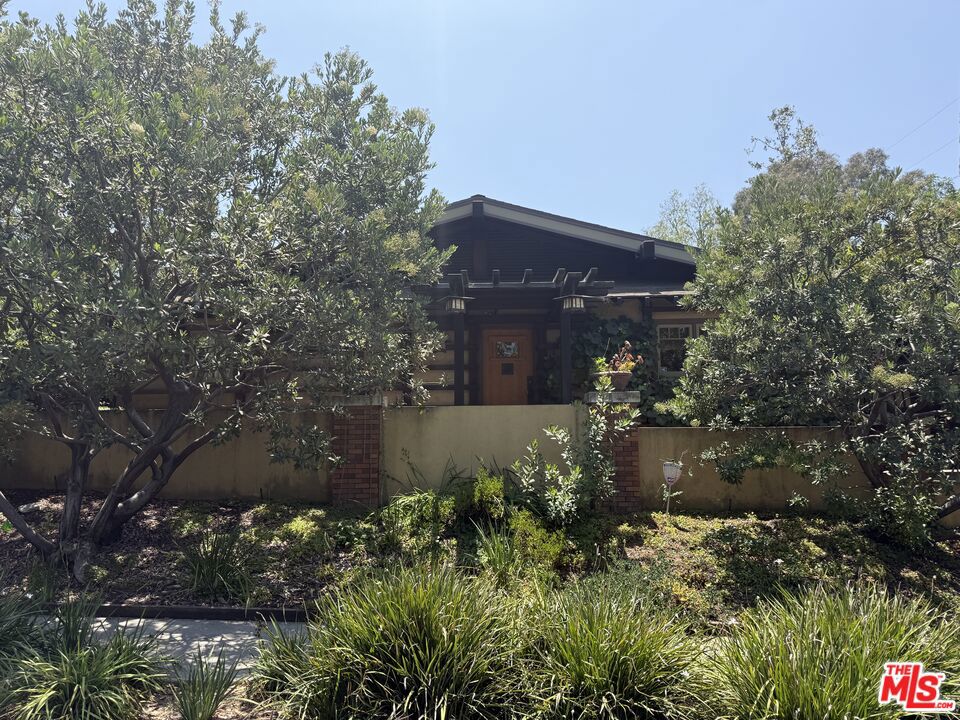 4814 W 1st Street — photo