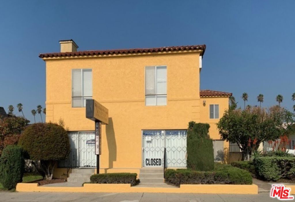 415 W Manchester Boulevard 204 — photo