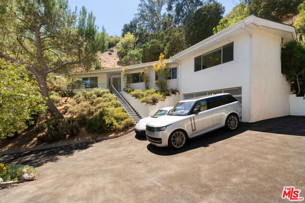 9659 Cedarbrook Drive — photo