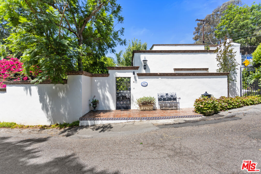 6317 Deep Dell Pl — photo