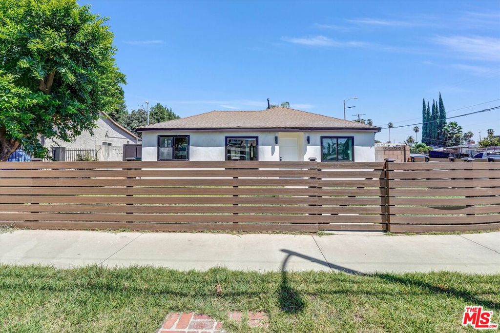 21001 Gault Street — photo