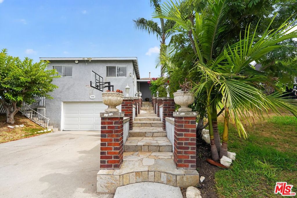 7615 Kittyhawk Avenue — photo