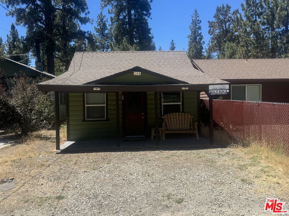 208 E Mountain View Boulevard — photo