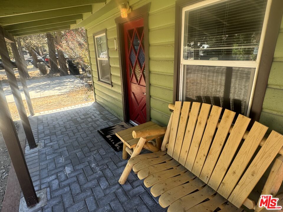 208 E Mountain View Blvd, Big Bear City, CA 92314 — photo 2