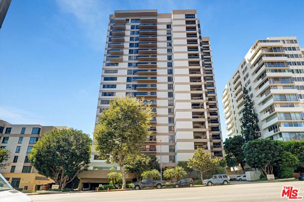 10445 Wilshire Boulevard 504 — photo