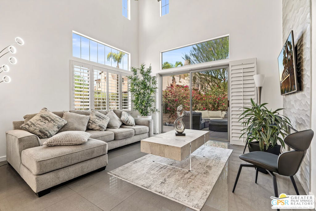 324 Ameno Drive — photo