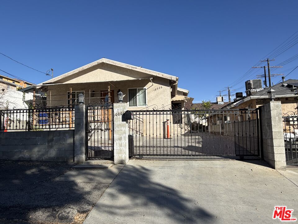 10006 Samoa Ave, Tujunga, CA 91042 — photo 2