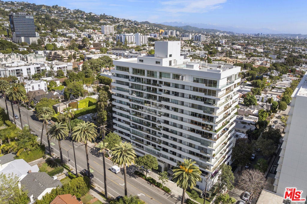 838 N Doheny Drive 1001 — photo